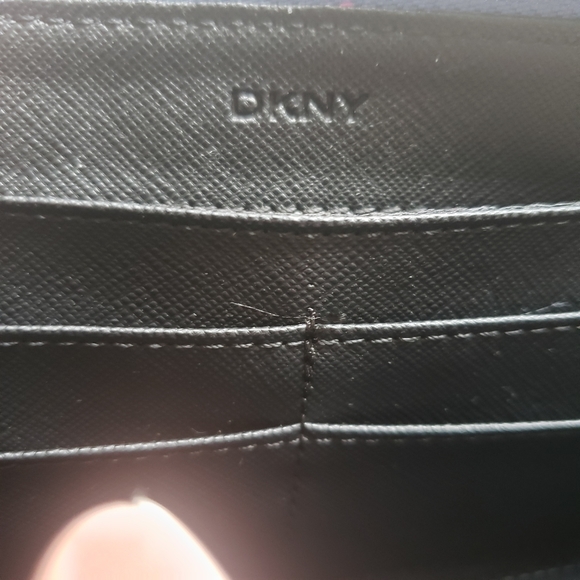 DKNY leather wallet - Picture 3 of 4